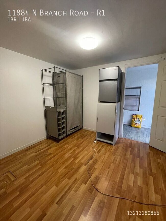 Building Photo - 11884 N Branch Rd