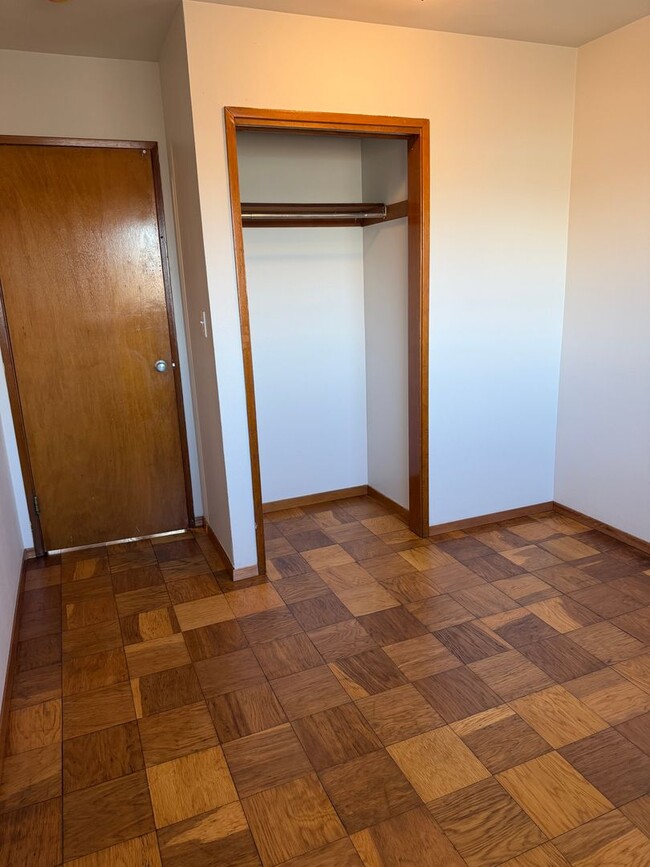 Building Photo - 3 Bedroom Home, Fully Updated