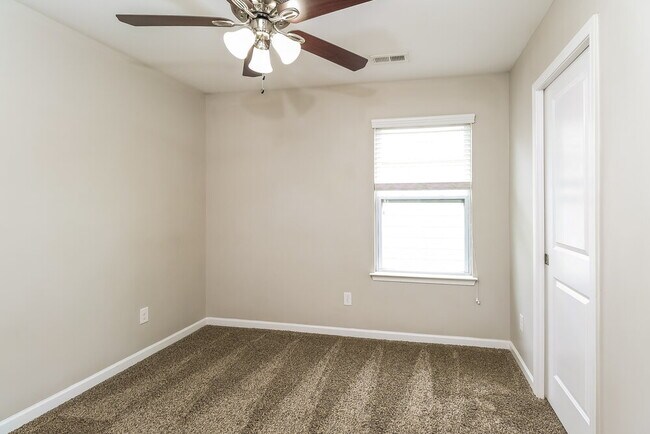 Building Photo - 11519 McDunkeld Dr