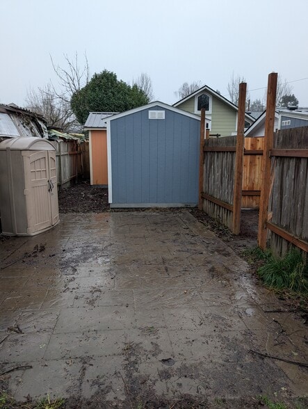 Parking space - 251 NW Connell Ave