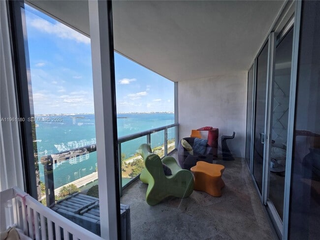 Building Photo - 601 NE 36th St