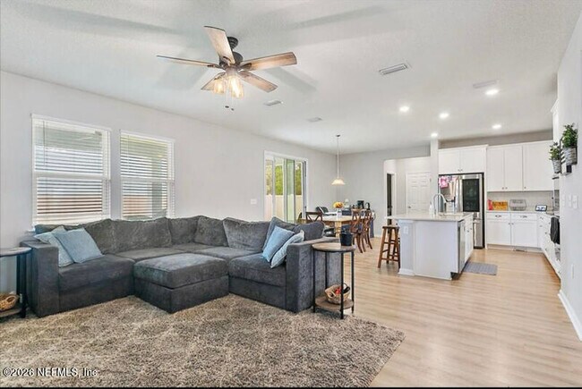 Building Photo - 12379 Golden Bell Dr