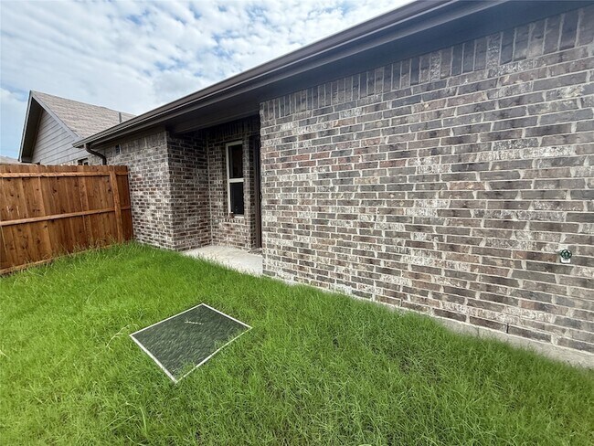 Building Photo - 810 Shear Dr