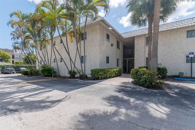 Building Photo - 8605 SW 68th Ct