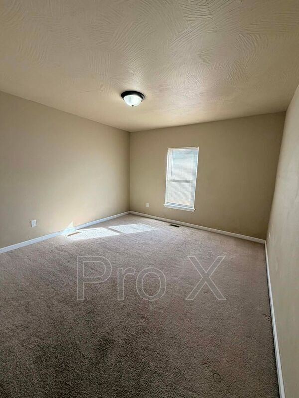 Building Photo - 2226 S Moffet Ave