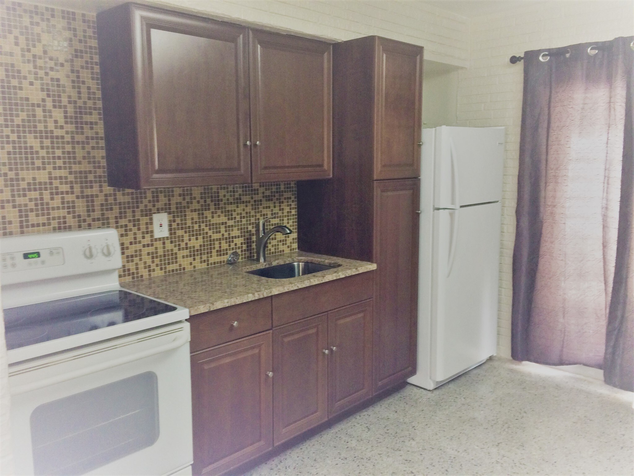 Kitchen - 1834 N 16th Ct