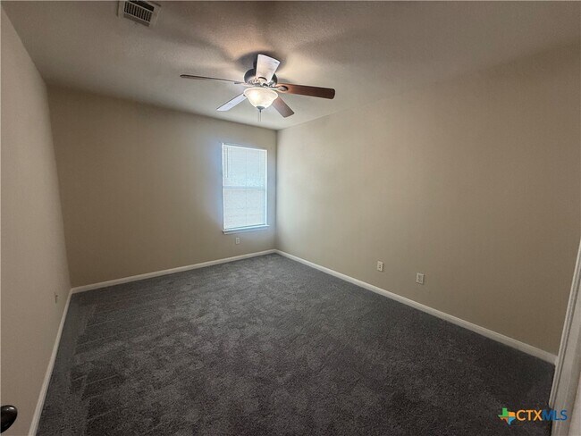 Building Photo - 811 Shadow Creek Blvd