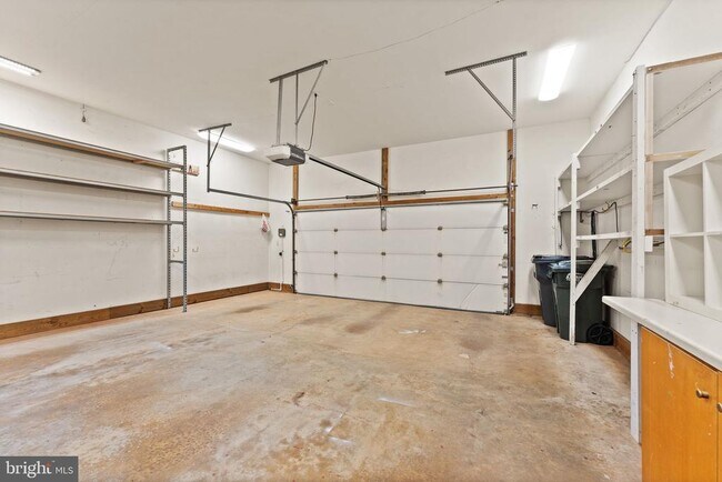 Building Photo - 46448 Montgomery Pl