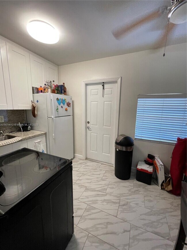 Building Photo - 11890 NE 16th Ave