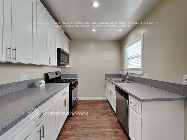 Building Photo - 6952 Donna Ave