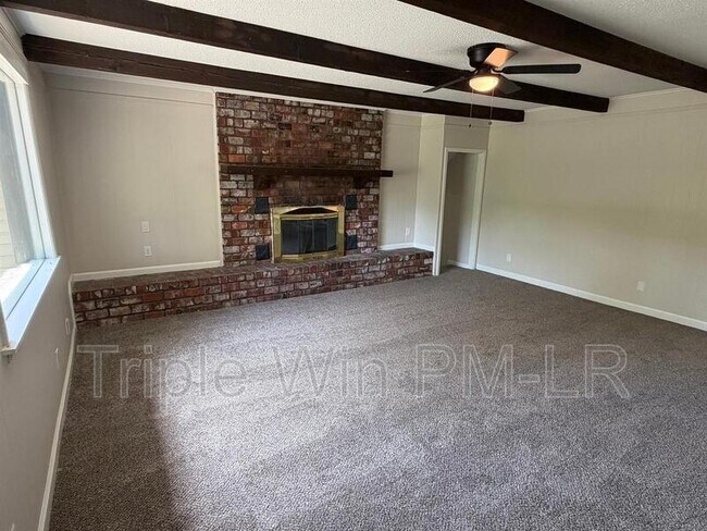 Building Photo - 17512 Bradshaw Rd