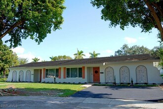 Building Photo - 10701 SW 77th Ct