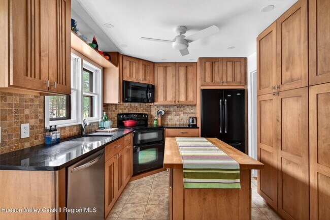 Building Photo - 64 Meher Cir