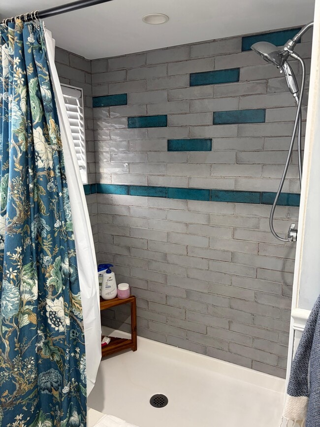 Building Photo - 52 Bolton St