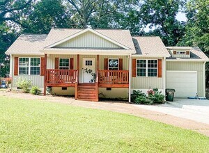 Building Photo - 1105 Ridgeleigh Cir