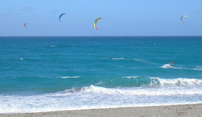 Building Photo - 1605 S US Hwy 1