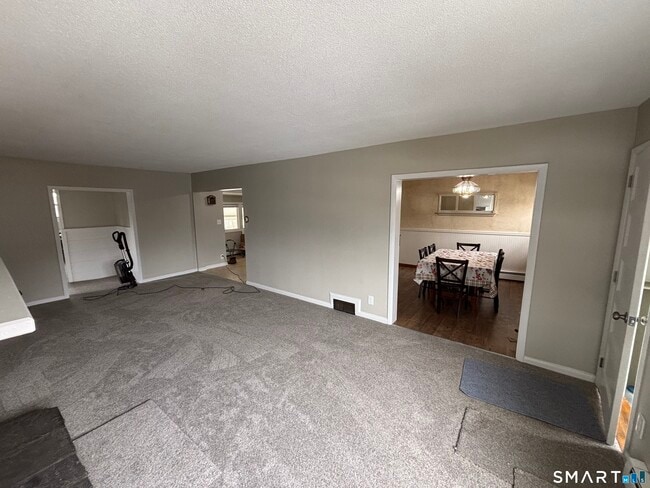 Building Photo - 324 Savage Hill Rd