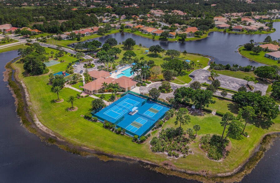 Brand new Pickle ball & Tennis courts - 798 SW Munjack Cir