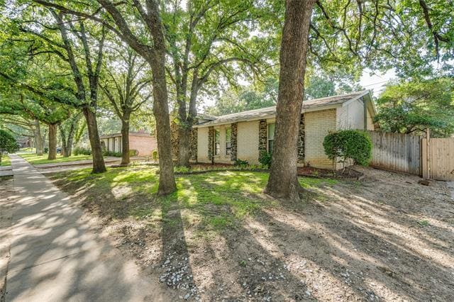 Building Photo - 2909 White Oak Ln