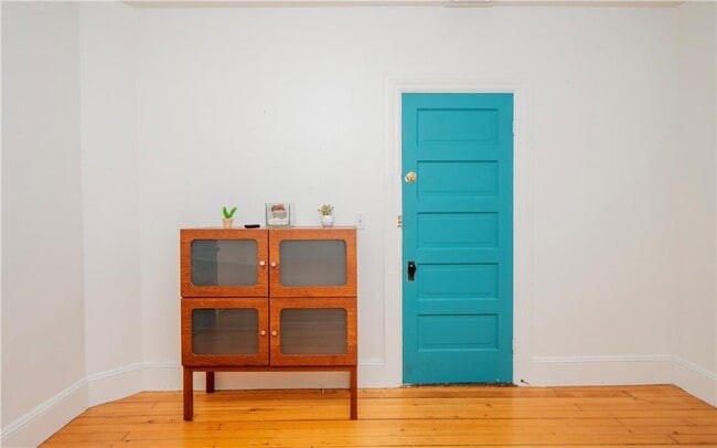 Building Photo - 3-14 Belair Ave