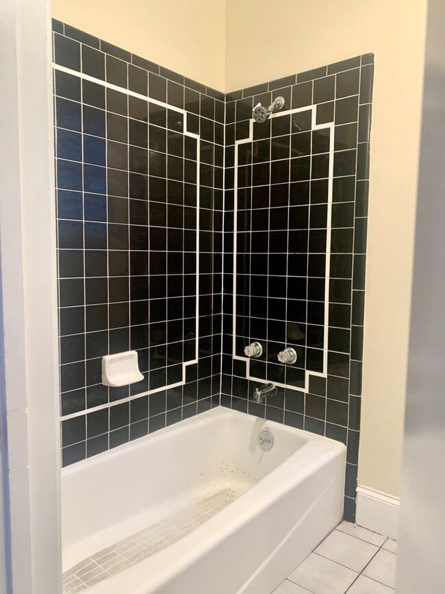 Building Photo - 405 N Madison St