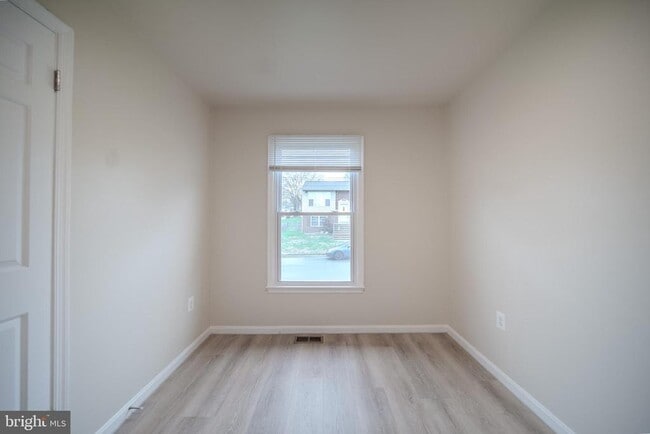 Building Photo - 11209 Caroline Ave