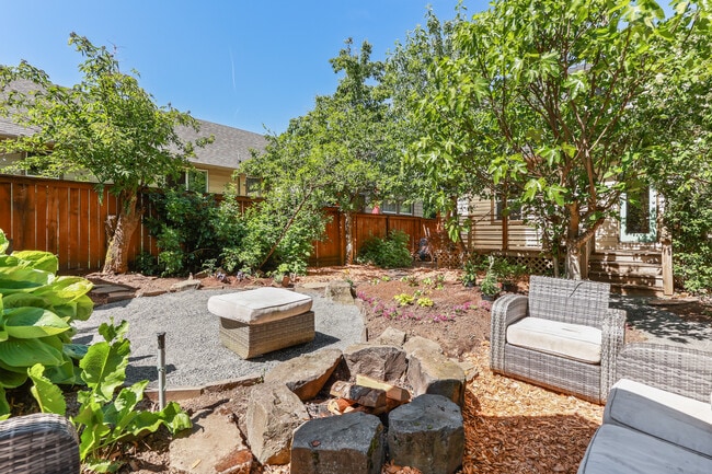 Building Photo - 9648 N Central St