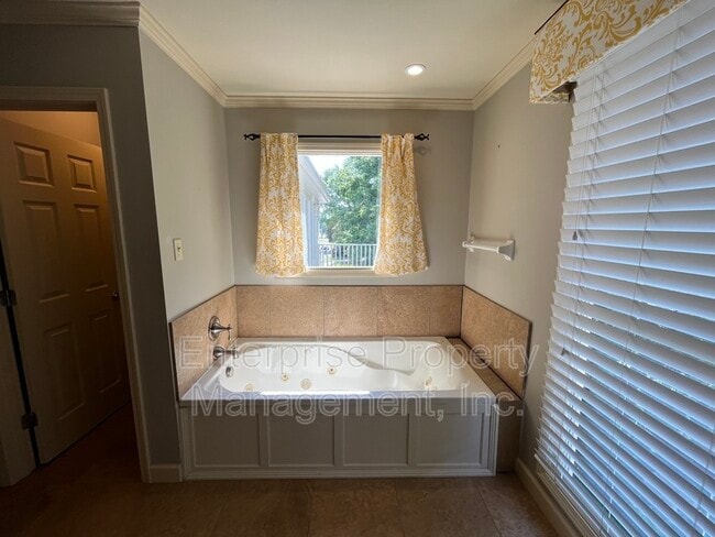 Building Photo - 958 Harbor View Dr