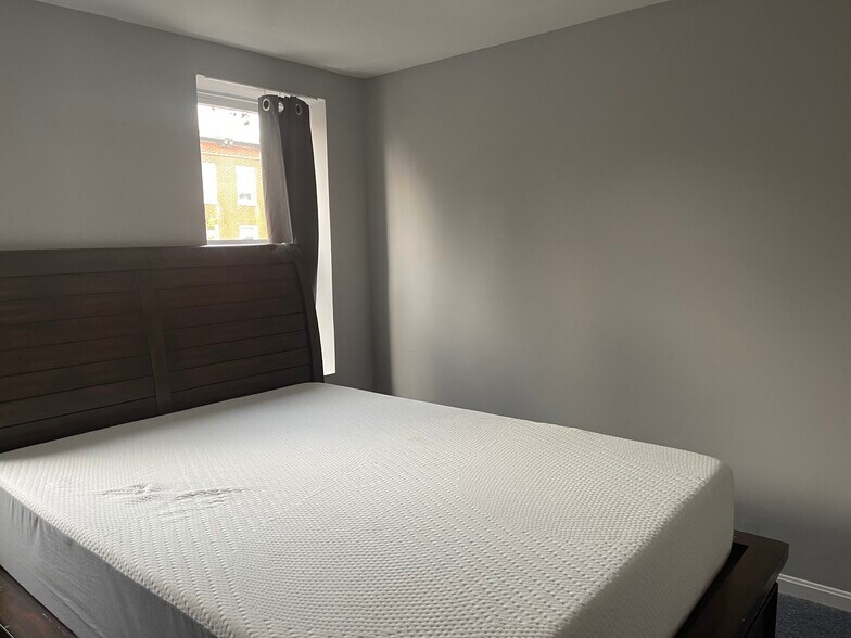 Building Photo - 737 McHenry St