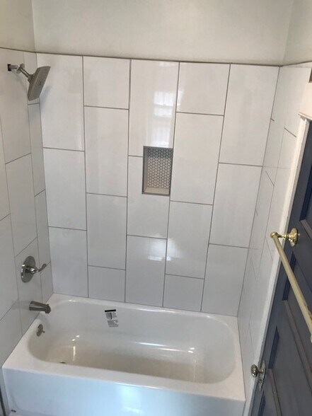 updated bathroom - 25 E Exposition Ave