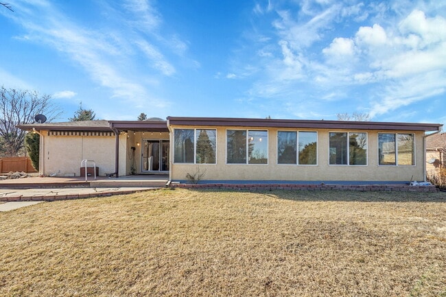 Building Photo - $2,195.95, 3-bed, 2-bed, ranch-style home with a large backyard and $300 off first month's rent