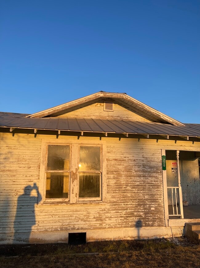 Primary Photo - 220 N Main St