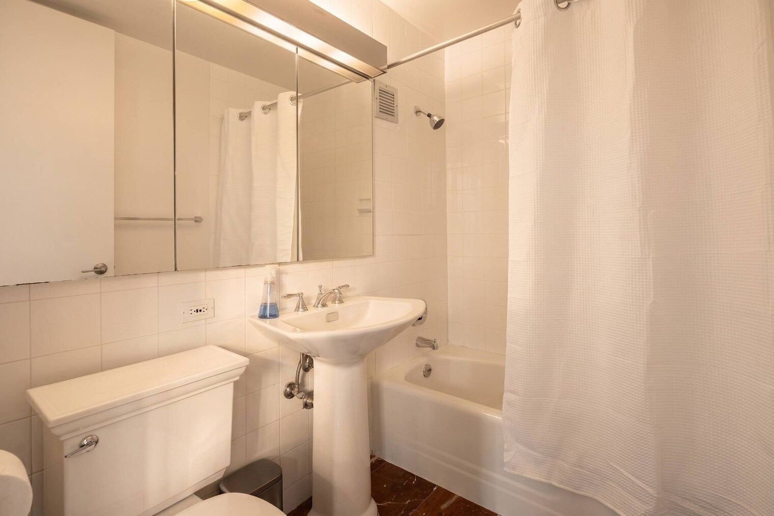 Building Photo - 525 E 72nd St