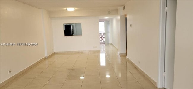 Building Photo - 3660 NE 166th St