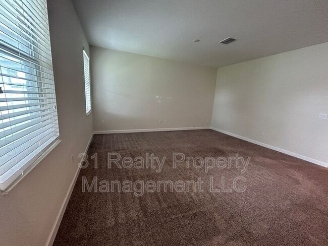 Building Photo - 11114 Sycamore Woods Dr