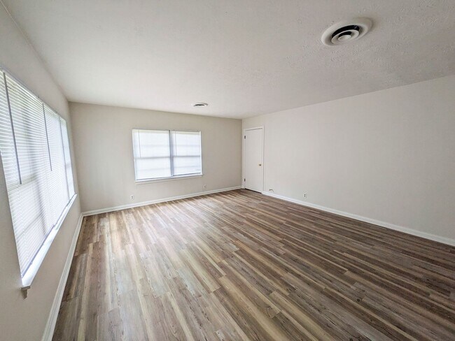 Building Photo - 4510 El Paso Ave