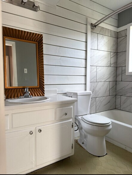 Building Photo - 5096 Breckenwood Dr