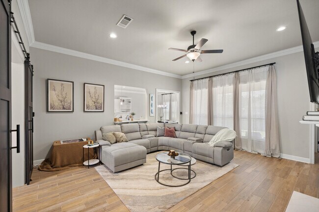 Building Photo - 212 Blaze Blvd