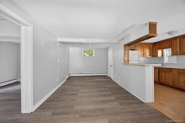 Building Photo - 4 Riverview Ave