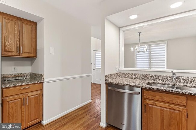 Building Photo - 4021 Lake Glen Rd