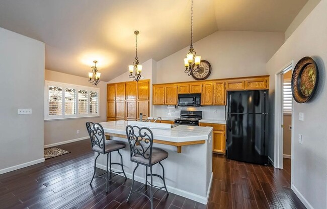 Building Photo - 3 BR 2.5 BA available soon
