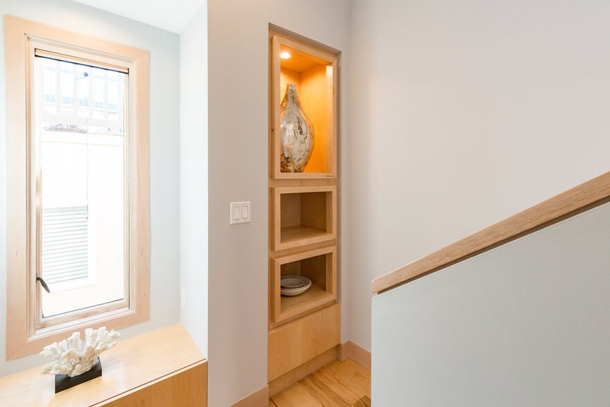 Building Photo - 814 Monterey Blvd