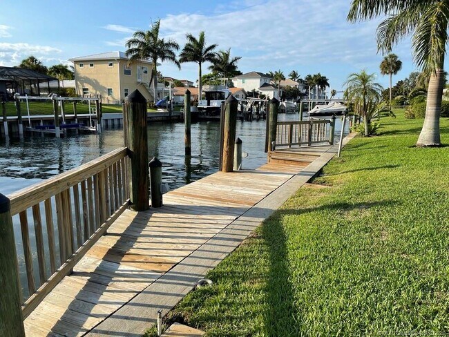 Building Photo - 513 Gunwale Ln