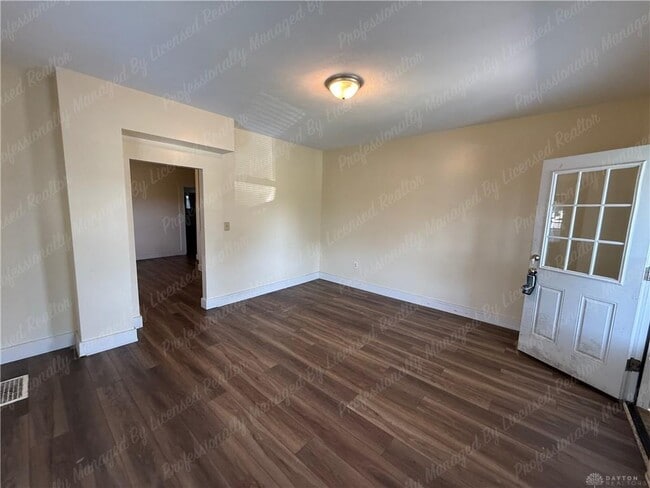 Building Photo - 1835 Hillsdale Ave