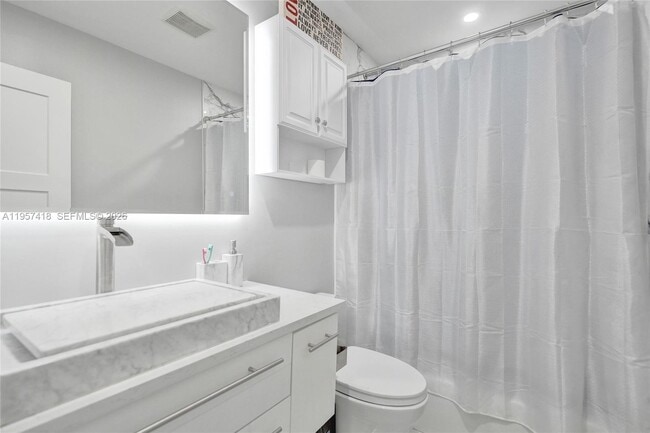 Building Photo - 2001 Barcelona Terrace