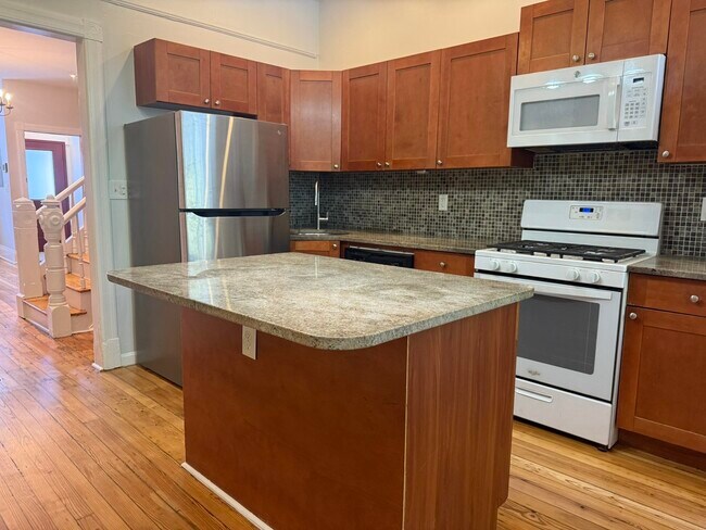 Building Photo - 60 Astor Pl