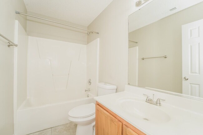 Building Photo - 6810 Hidden Forest Dr