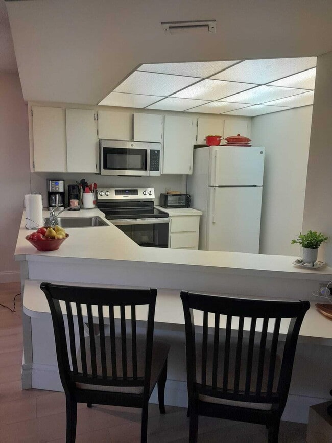 Building Photo - 1605 S US Hwy 1