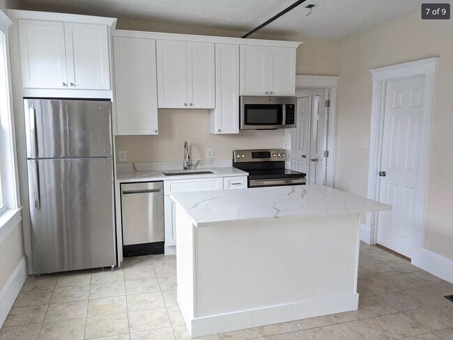 Primary Photo - 402 Neponset Ave