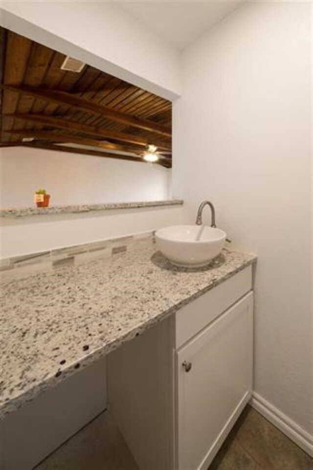 Building Photo - 3010 NE Lancaster Ln